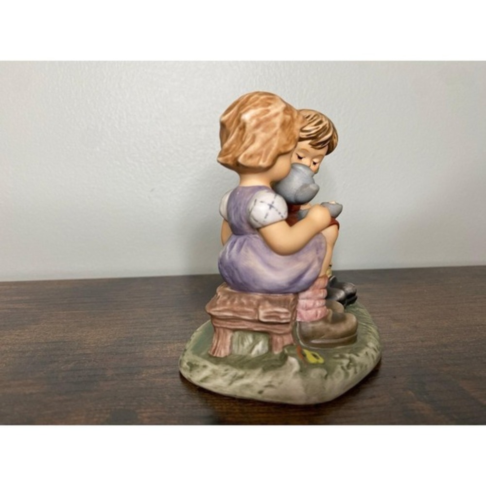 Berta‎ Hummel Figurine "Tea Time" BH 121 1999 Studio Hummel Goebel - Picture 5 of 6